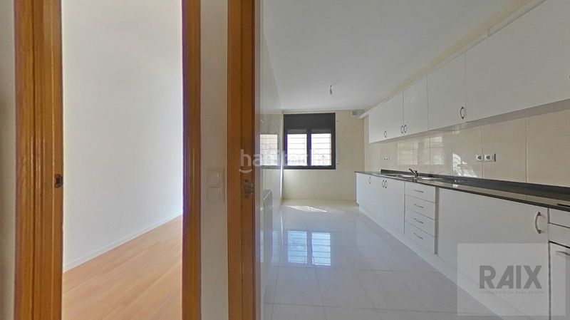 Foto a49b9fe6-9b91-4410-a07e-b3d2f0ae764c. Casa amb calefacció aparcament a Centre Sabadell