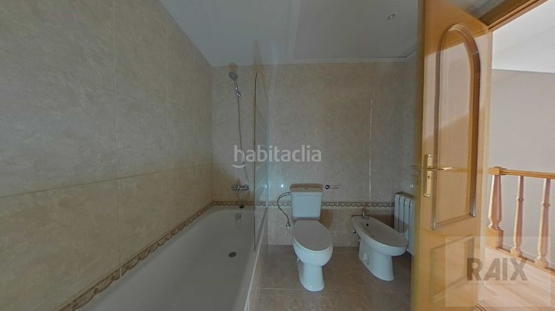 Foto cc333c5a-5297-47ba-9fd0-9477c3253add. Casa amb calefacció aparcament a Centre Sabadell