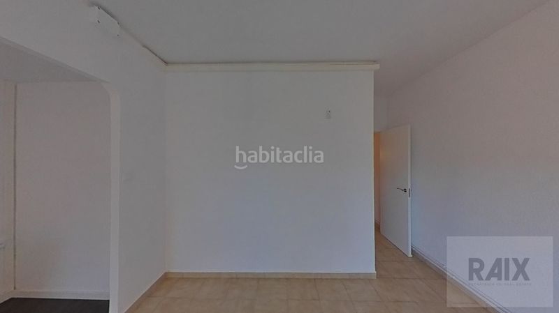 Foto 4f5ab63c-0092-4218-8581-e356ad363d2d. Pis amb calefacció a Els Merinals Sabadell