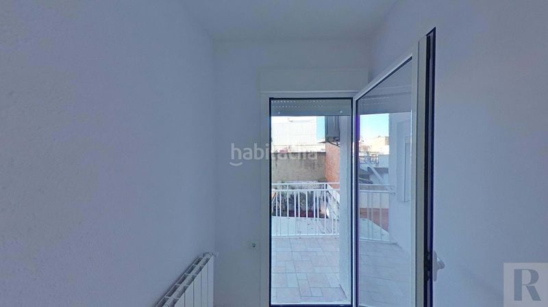 Foto 83474418-9476-40cc-b5ec-e590bdba5ef9. Piso en Els Merinals Sabadell