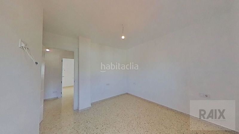 Foto c01d998a-ef4a-44c0-9cfc-bed1db632ef8. Haus mit parking in San García Algeciras