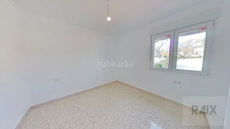 Foto f375ade8-d496-4d5c-86e6-d62cff993a6f. Haus mit parking in San García Algeciras