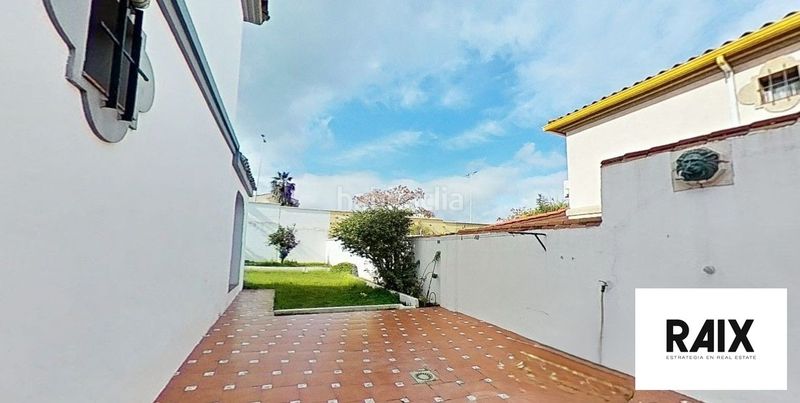 Foto f5d1b88f-f1da-4568-80e2-8dc6cb66e57f. Haus mit parking in San García Algeciras