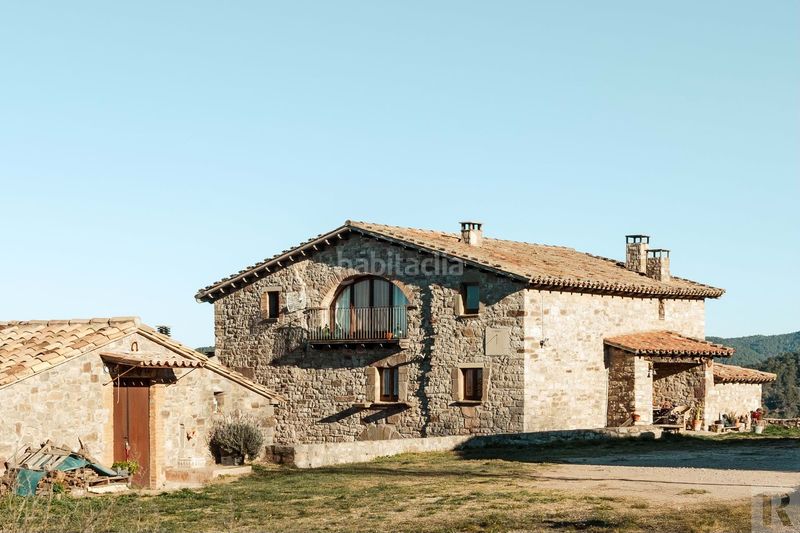 Foto 04debf2c-f700-4576-8488-ce89874ad8d7. Casa adossada amb calefacció aparcament a Moià