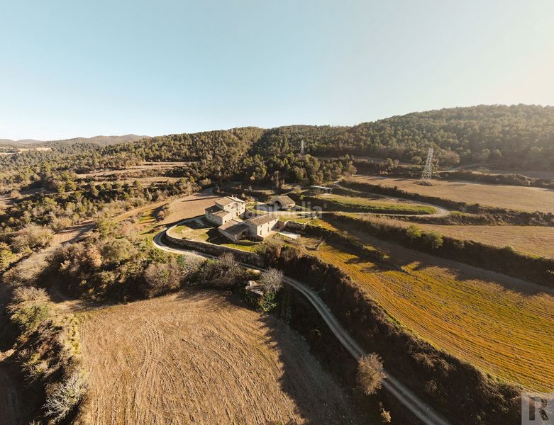 Foto 0f06b5bf-951b-41e8-b508-c989a1a10a7d. Casa adossada amb calefacció aparcament a Moià