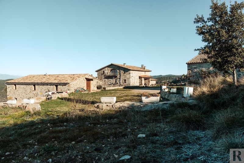 Foto 9d2b11d6-4781-4b4a-87e3-d5e37db291f1. Casa adossada amb calefacció aparcament a Moià