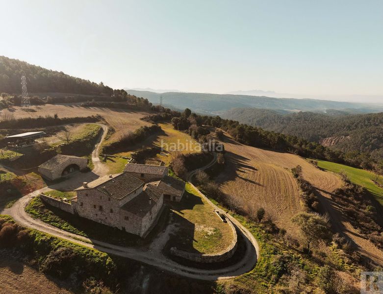 Foto d6255f4a-9f2e-4ae5-91ad-48ae87e3a3f9. Casa adossada amb calefacció aparcament a Moià