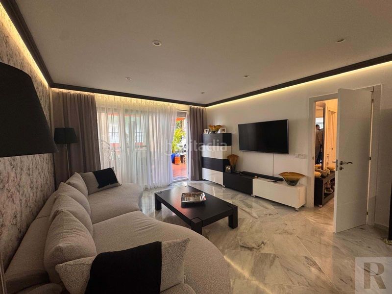 Foto eb4daee6-e4cc-4da9-b5d3-94e6c697785b. Casa amb aparcament piscina a Nagüeles Alto Marbella