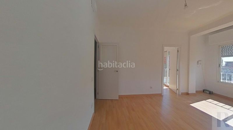 Foto 0199a586-7948-4e98-8587-913bd5de35d8. Pis a Guinardó Barcelona