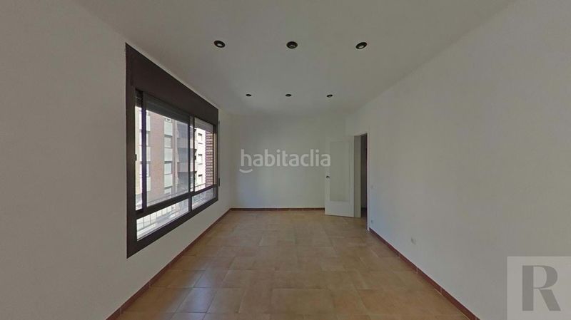 Foto 91375926-9a90-4b07-8b88-4d24b7e0e1b9. Pis a Guinardó Barcelona