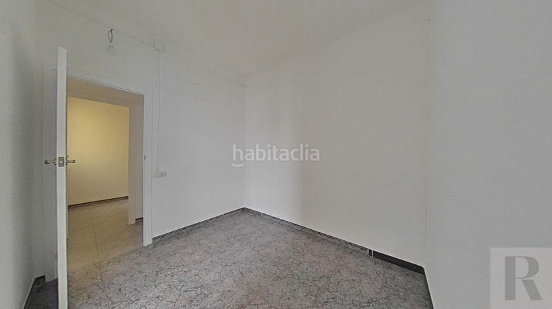 Foto 130e28ae-1386-4812-aebb-fed36daf0df6. Pis a Horta Barcelona