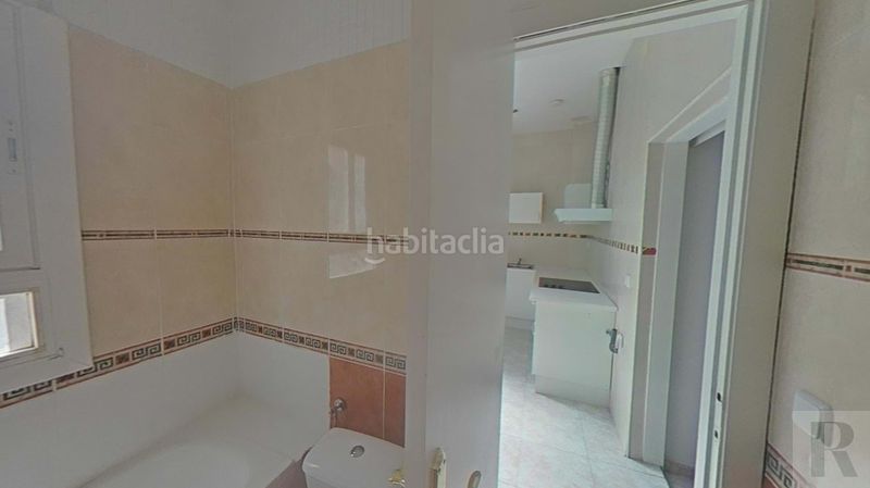 Foto d00c2e11-7a4b-4796-ba72-acda22bba930. Pis a El Clot Barcelona