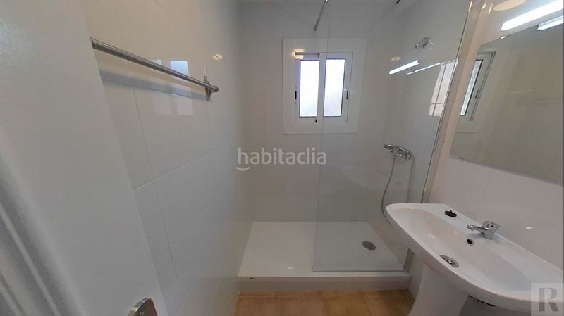 Foto b0176f63-b3da-48fe-a1ec-97de492058fa. Pis a La Verneda - La Pau Barcelona