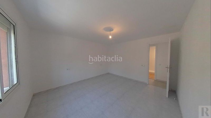 Foto b8bd0b76-a1f2-43e7-a4b2-ce87077d0234. Pis a La Verneda - La Pau Barcelona