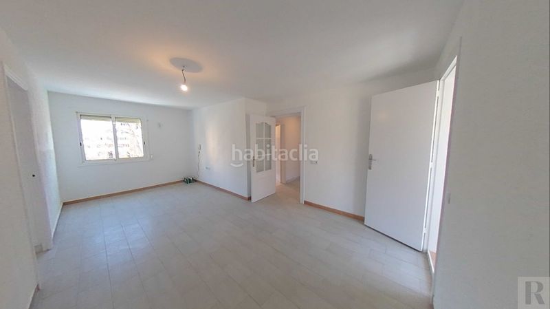 Foto d58bbf1b-0900-45da-964e-9ff922f82a94. Pis a La Verneda - La Pau Barcelona