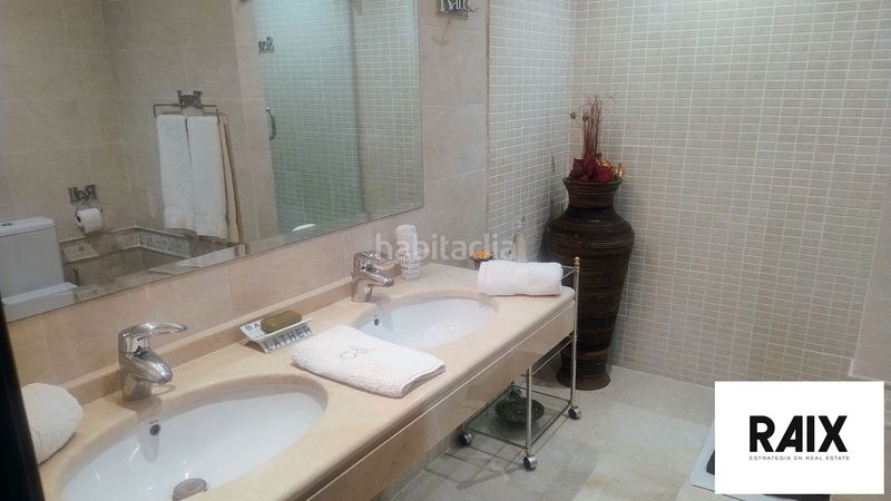 Foto f58cce98-1b30-4d5c-928b-b8a4cb985b22. Casa amb aparcament a La Cala Golf - Lagar Martell Mijas