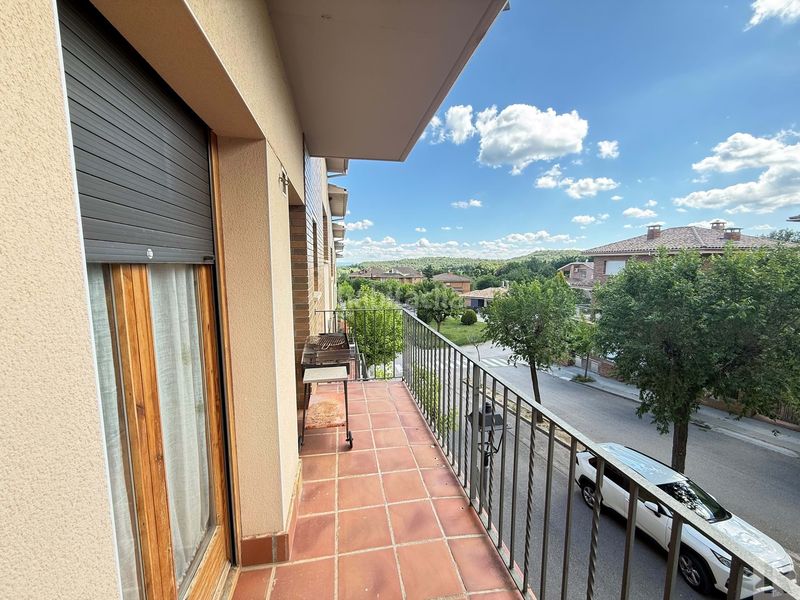 Foto f23d7c50-f8b2-4c49-b4ea-1d3084628e4f. Casa adossada amb calefacció aparcament a Avià