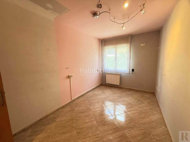 Foto f8537e69-906c-4b5f-a61b-bcbafc21f79e. Casa adossada amb calefacció aparcament a Avià
