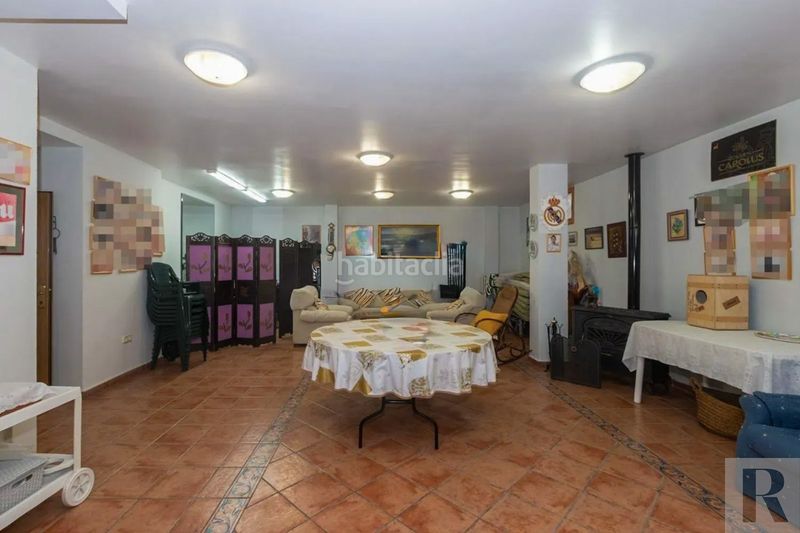 Foto 26efb6a6-bbf8-4cf4-ae36-9c4b0b0c05a2. Chalet mit parking in Jardines de Alhaurín-Huerta Alta-Fuensanguínea Alhaurín de la Torre