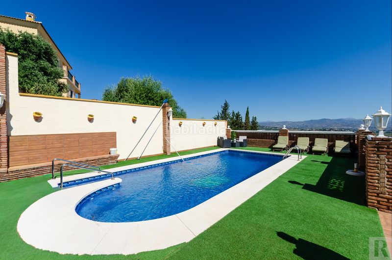 Foto 2955f69f-92c7-4973-b621-f0f843a61751. Chalet mit parking in Jardines de Alhaurín-Huerta Alta-Fuensanguínea Alhaurín de la Torre