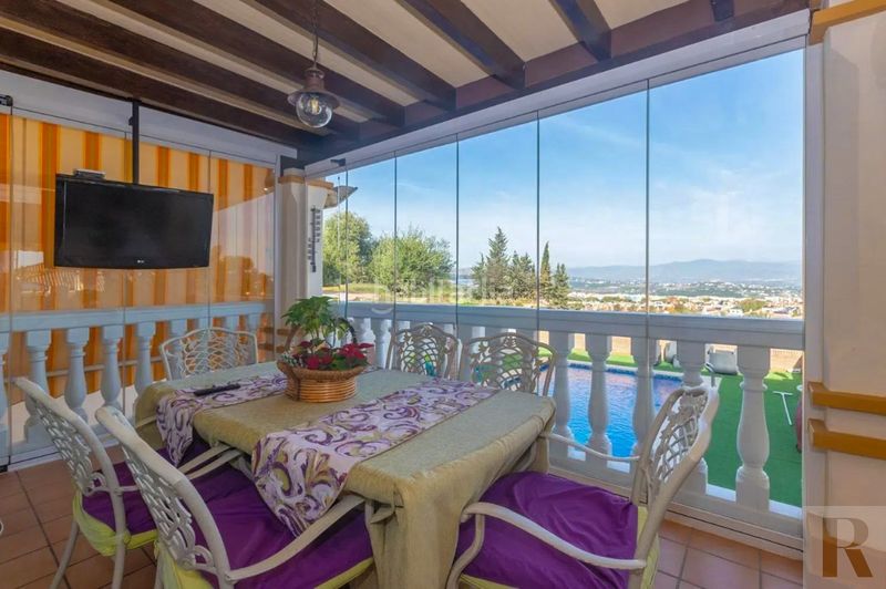 Foto 3b1c3318-d188-4baa-a8f4-9e0ada9ec11e. Chalet mit parking in Jardines de Alhaurín-Huerta Alta-Fuensanguínea Alhaurín de la Torre