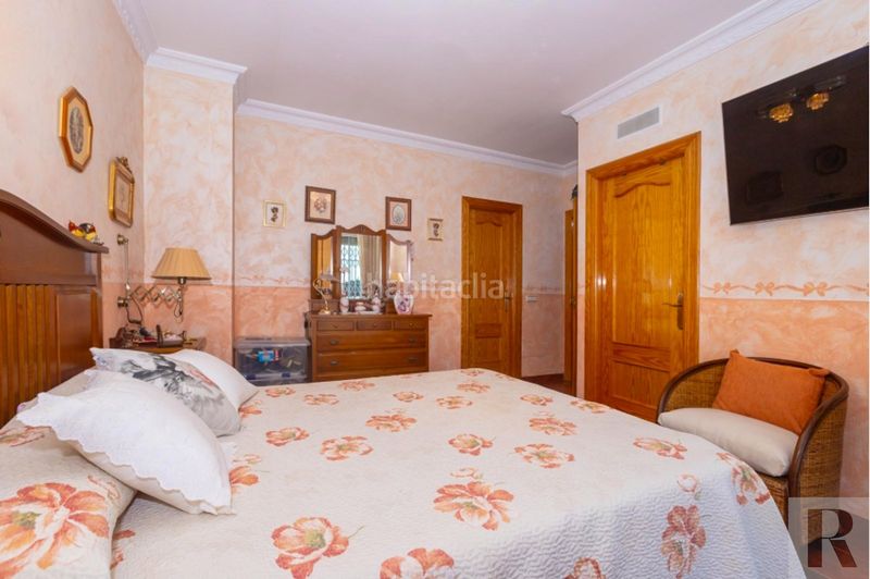 Foto 7825453c-b4b8-497f-9aee-30d79d111a46. Chalet mit parking in Jardines de Alhaurín-Huerta Alta-Fuensanguínea Alhaurín de la Torre
