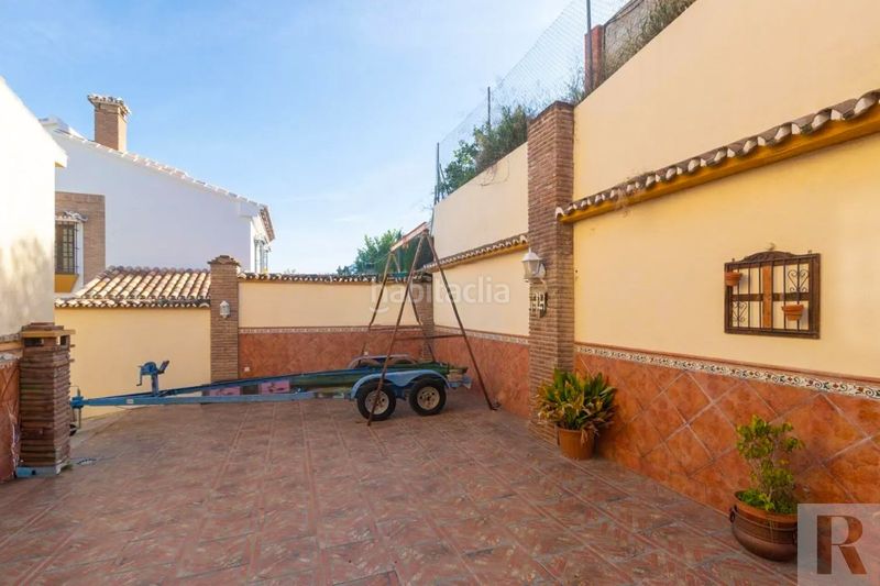 Foto 78fd93ab-4802-45c2-bc11-378f2efad84a. Chalet mit parking in Jardines de Alhaurín-Huerta Alta-Fuensanguínea Alhaurín de la Torre