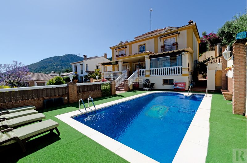 Foto d3a0ecc3-3d5d-4742-b921-3cbdddfe8309. Chalet mit parking in Jardines de Alhaurín-Huerta Alta-Fuensanguínea Alhaurín de la Torre