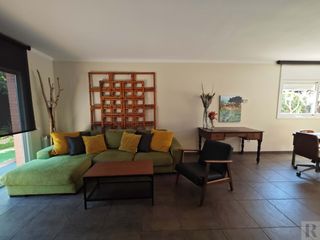Casa adossada a Carrer Garbi