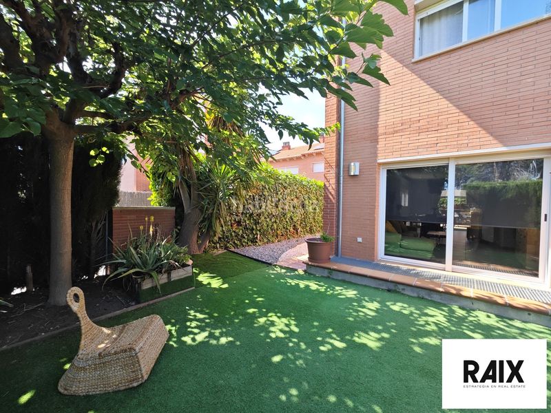 Foto ac3396fe-9105-47dd-8a49-ba358356e33c. Reihenhaus mit heizung parking pool in Viladecavalls