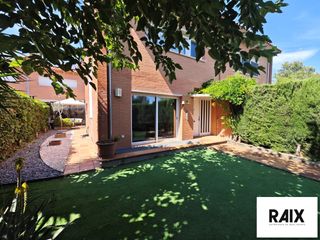 Semi detached house  Carrer garbi