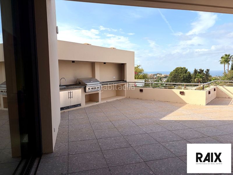 Foto 24d8907b-9f66-4bb2-a0cb-6be1404de6f6. Casa amb aparcament a Elviria Marbella