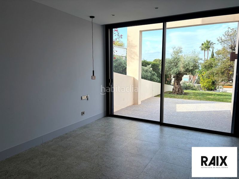 Foto 9c3af32f-1126-4fab-ad3d-3623c98ba01a. Casa amb aparcament a Elviria Marbella