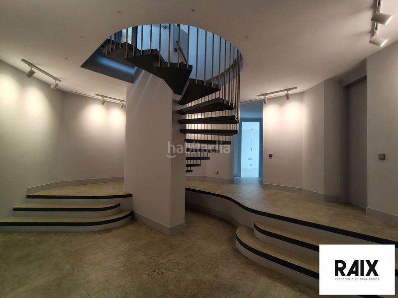 Foto f5fa4118-3dc8-48db-a4f6-a0c049499b8d. Casa amb aparcament a Elviria Marbella