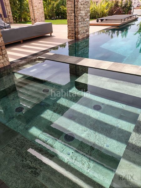 Foto 5ee49fec-55ee-41fe-9765-34935c6a5590. Casa amb calefacció aparcament piscina a Nueva Andalucía centro Marbella