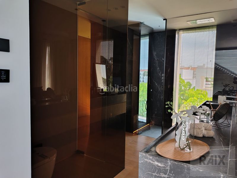 Foto dff4a1fc-168a-475c-ac3c-2c4cc454a6a0. Casa amb calefacció aparcament piscina a Nueva Andalucía centro Marbella