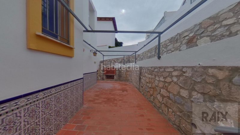 Foto b52f0df3-62b5-4357-96e0-495c235f7479. Pis a Gibralfaro Málaga