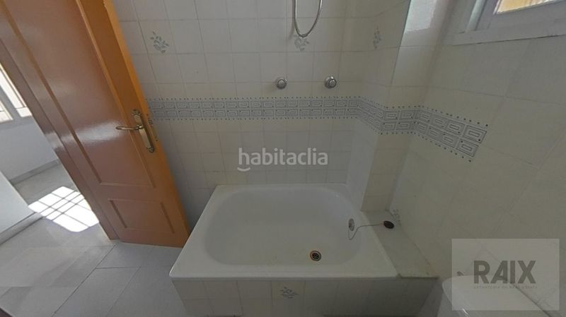Foto f163cd38-3703-4bec-a82a-d2053942abd5. Pis a Gibralfaro Málaga