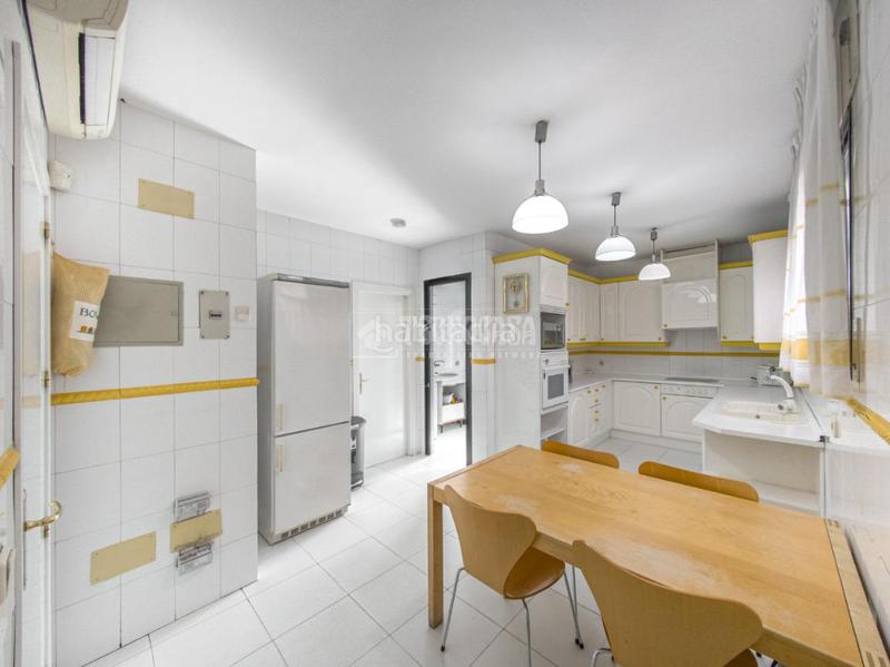 Foto 15182ac3-7294-46eb-8123-43437ab19702. Casa pareada casa en venta en Peñagrande Madrid