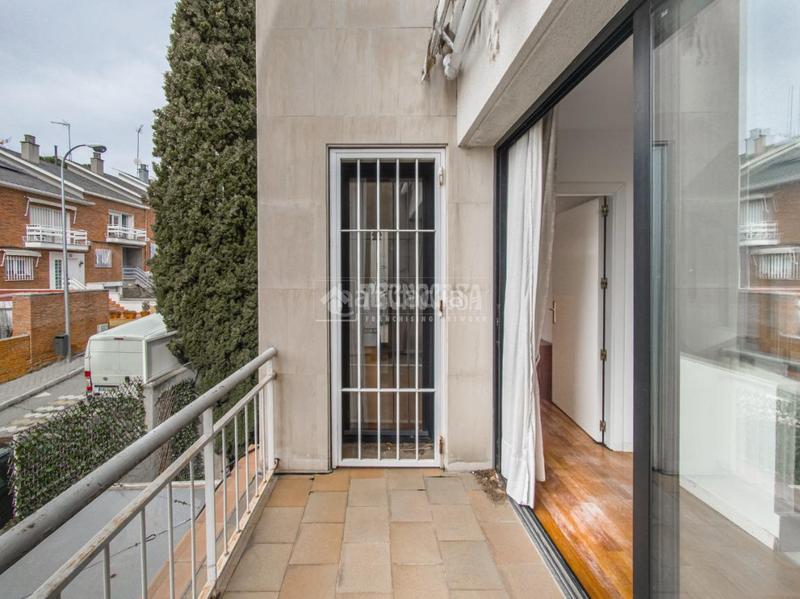 Foto a7455aa3-1139-4c4f-b836-12d2eb8c743f. Casa pareada casa en venta en Peñagrande Madrid