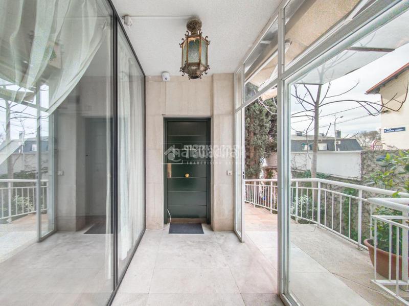 Foto d222e28b-fada-47a3-a4db-be51decdb355. Casa pareada casa en venta en Peñagrande Madrid