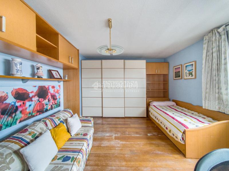 Foto ed5e03f8-fd92-4f6d-ae17-a395f28ead98. Casa pareada casa en venta en Peñagrande Madrid