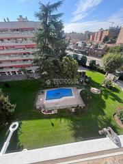 Location Appartement  C. de isla cristina. Piso en alquiler en madrid