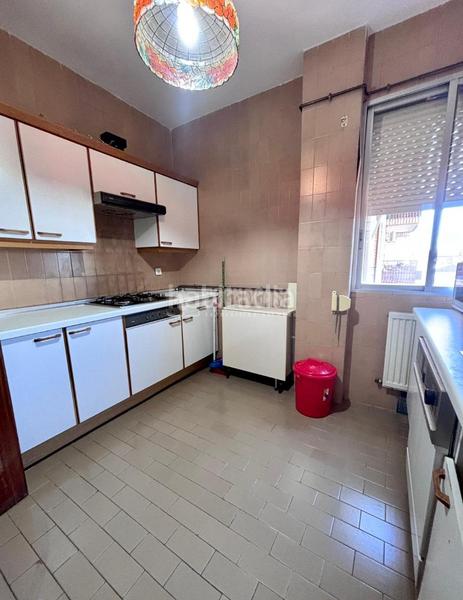 Foto 033cb265-70e9-446f-a8bc-f6cf42158e3a. Flat with heating pool in Valdezarza Madrid