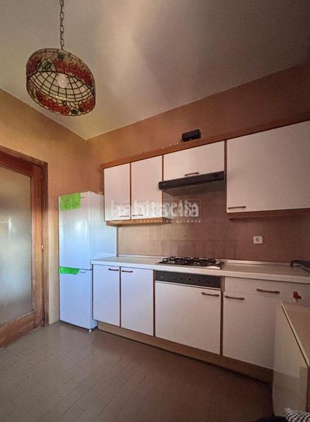 Foto 2f16c4b4-4412-461f-9cd6-98efeb262856. Flat with heating pool in Valdezarza Madrid