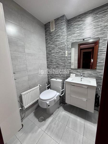 Foto b5c1b588-5254-4dc5-89f9-d69d843f7e61. Flat with heating pool in Valdezarza Madrid