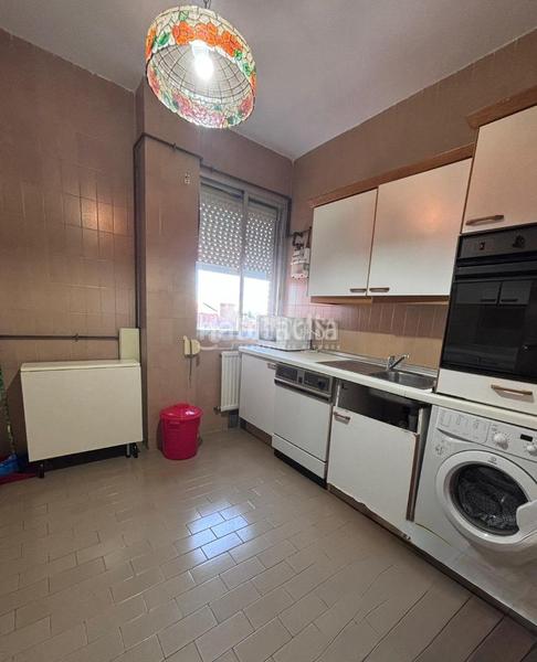 Foto b72eace7-c738-4d4f-8aad-e4b36f7206a5. Flat with heating pool in Valdezarza Madrid