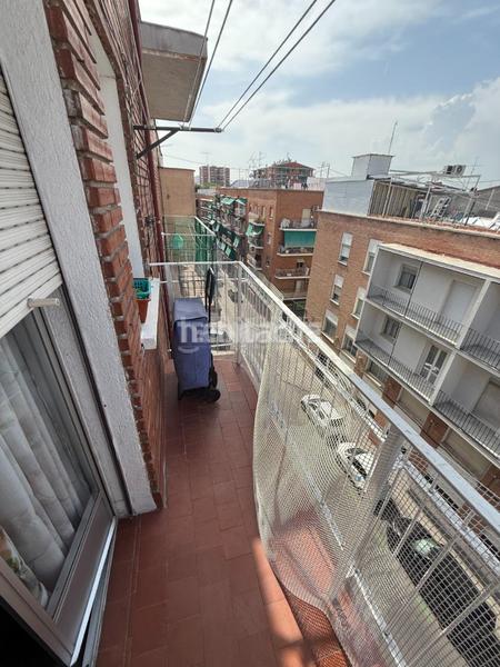 Foto 2219edaa-1c01-46bd-b7ec-7829141a3f8a. Flat in Moscardó Madrid