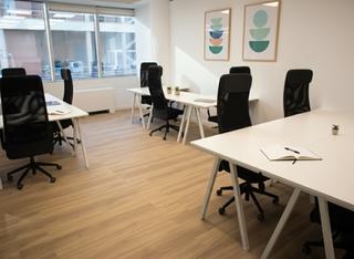 Rent Office space in Avenida de manoteras 24. Oficina privada en manoteras-hortaleza