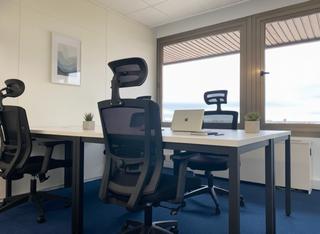 Rent Office space in Calle de orense 70. Oficina privada en azca